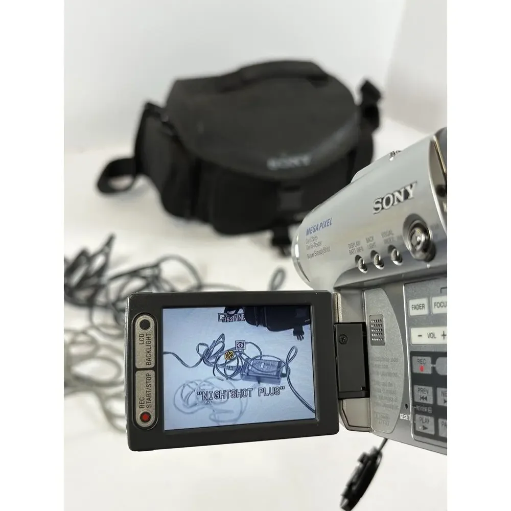 Sony DCR-DVD201 Handycam DVD Camcorder Tested Powers On Bag Charger Bundle